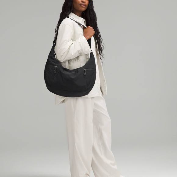 Lululemon Large Slouchy Sling Bag 13L NWT - Picture 12 of 12